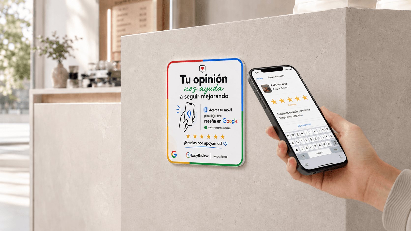Cliente usando EasyReview con su móvil